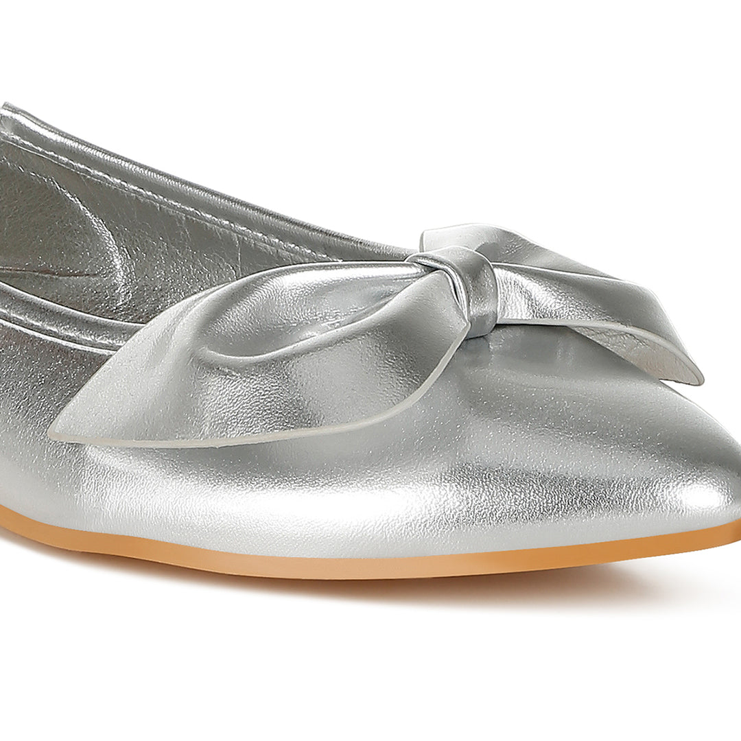 metallic pleather bow ballerinas
#color_silver