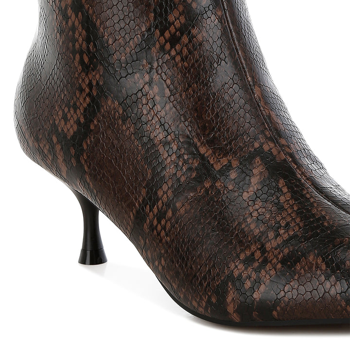 women faux leather kitten heel boots#color_chocolate