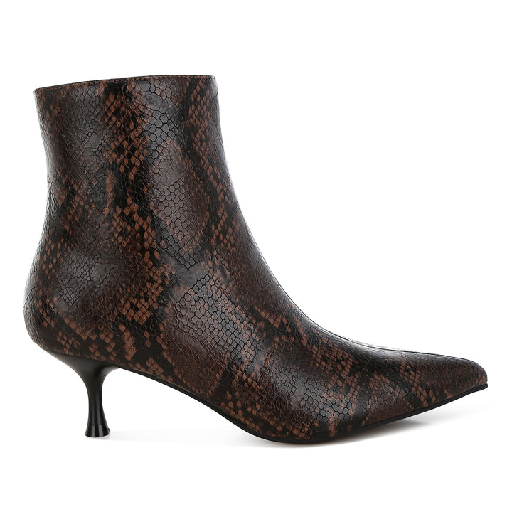 women faux leather kitten heel boots#color_chocolate