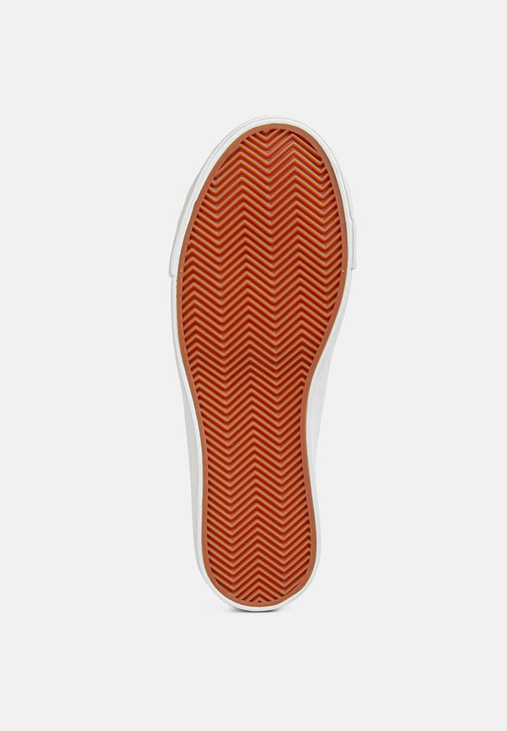 cloudwalk casual canvas dailywear sneakers#color_white