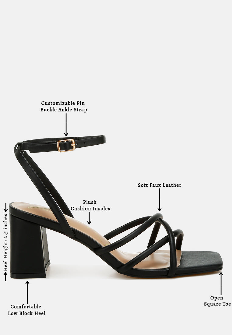 women low block heel strappy sandals#color_black