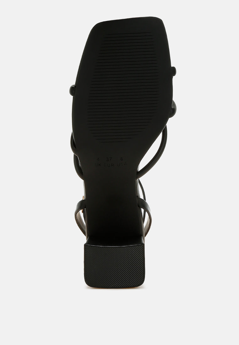 women low block heel strappy sandals#color_black