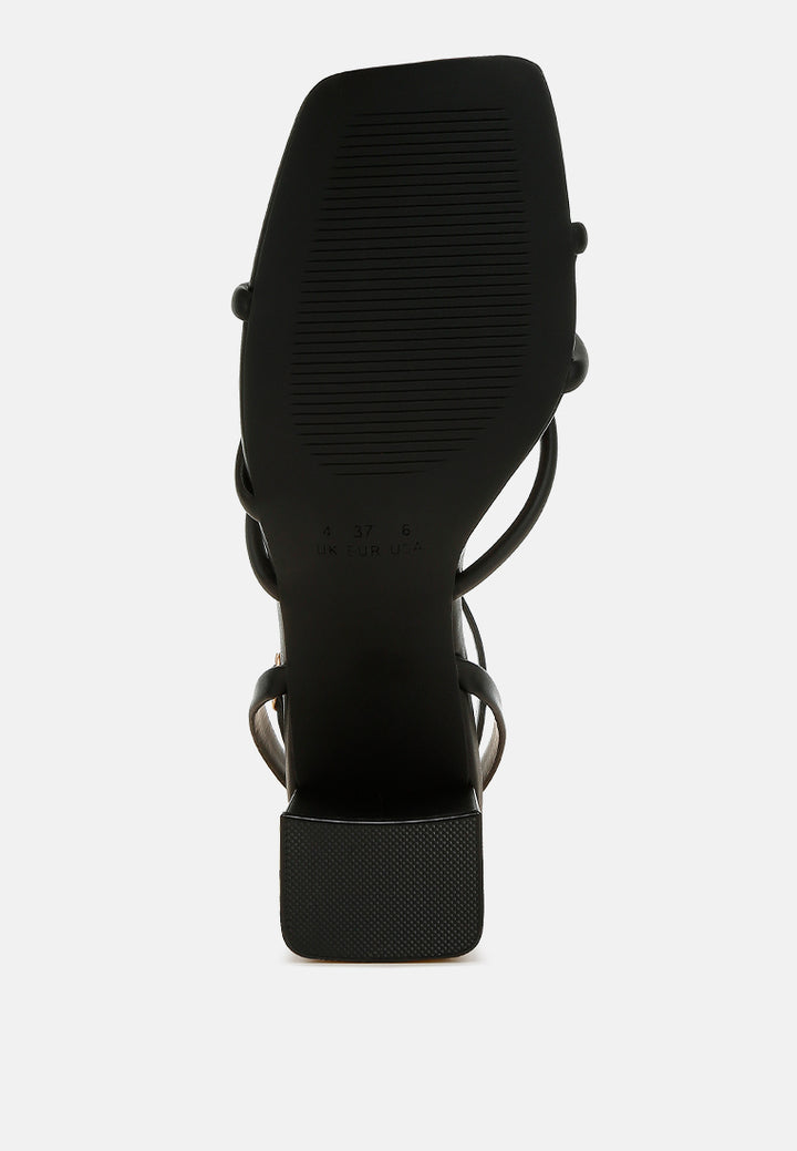 women low block heel strappy sandals#color_black