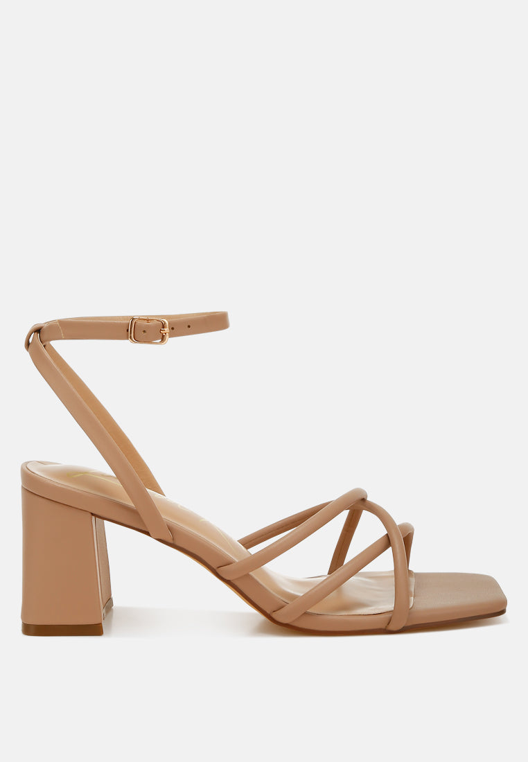 women low block heel strappy sandals#color_camel