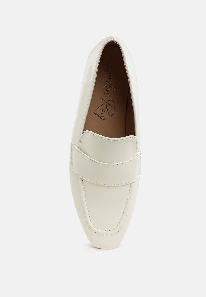 women flat heel loafers#color_off-white