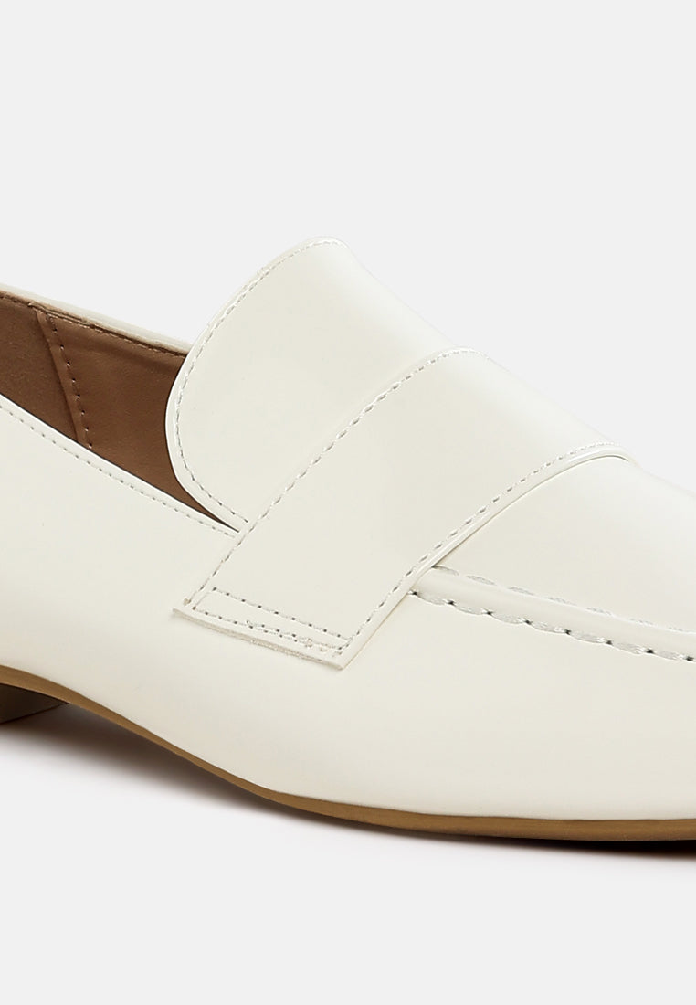 women flat heel loafers#color_off-white
