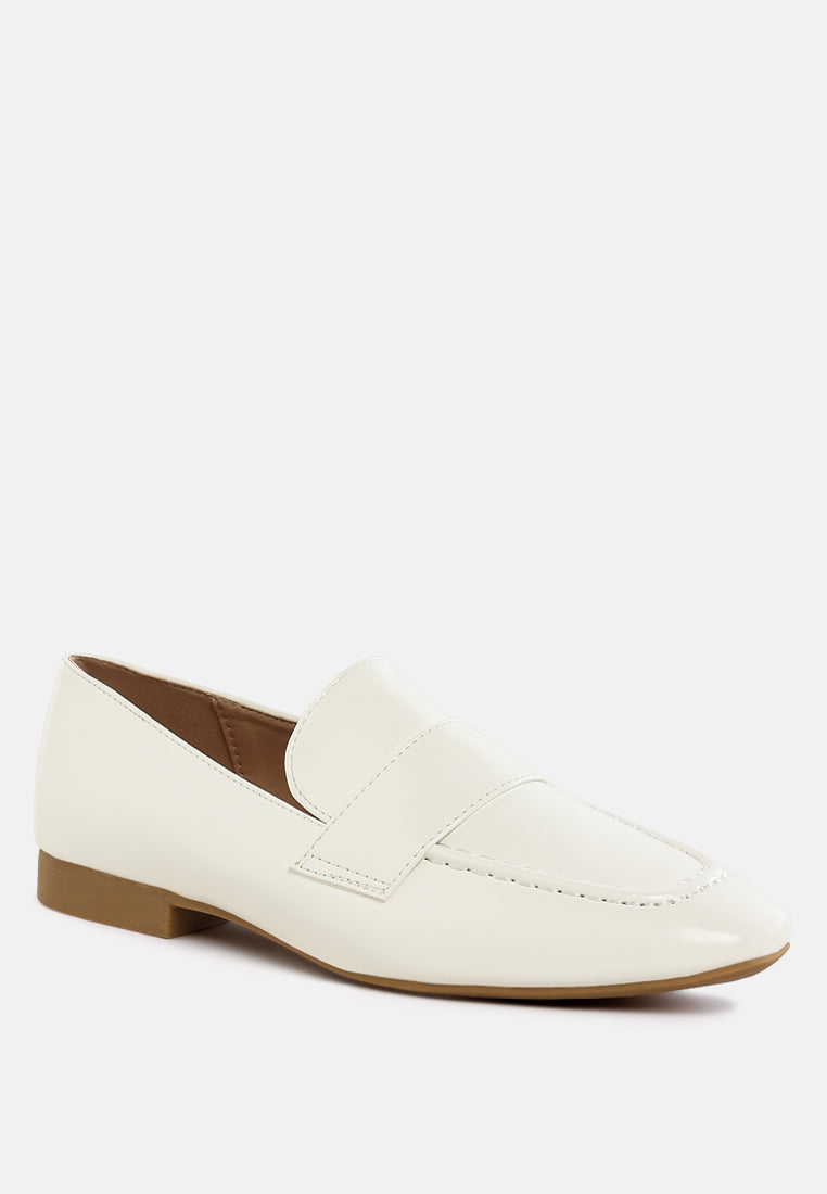 women flat heel loafers#color_off-white