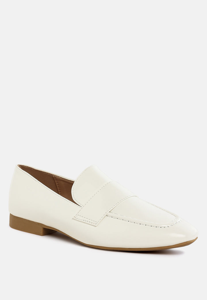 women flat heel loafers#color_off-white