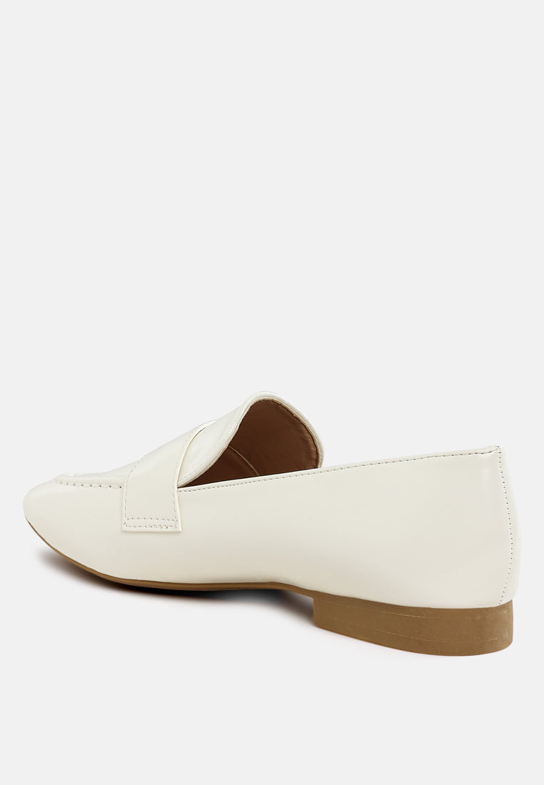 women flat heel loafers#color_off-white
