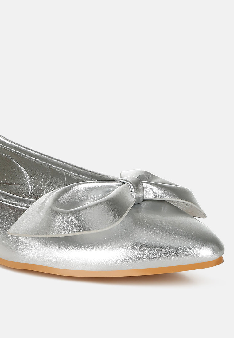 women metallic pleather bow ballerinas#color_silver