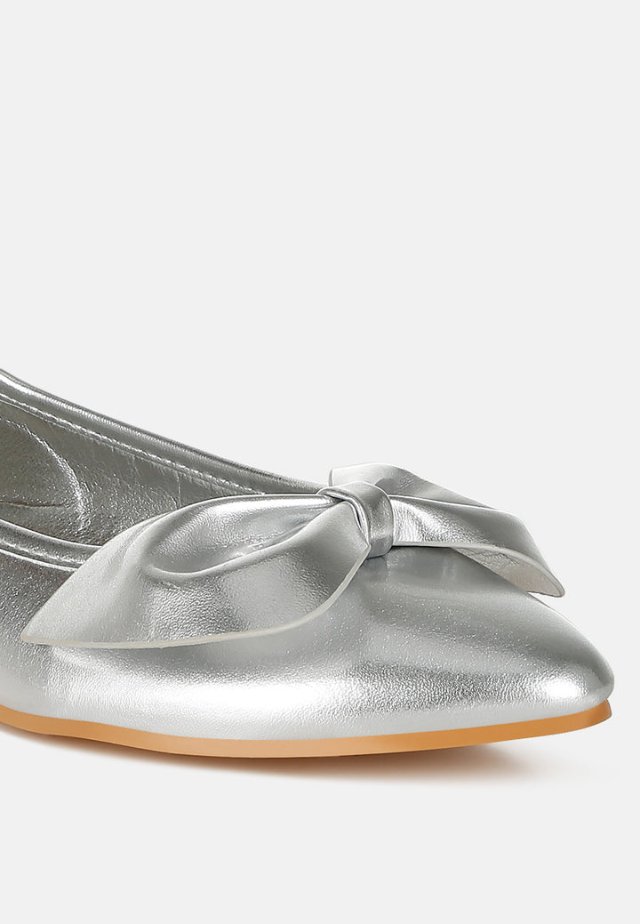 women metallic pleather bow ballerinas#color_silver