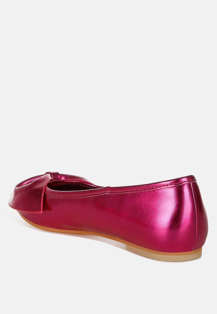 women metallic pleather bow ballerinas#color_fuchsia