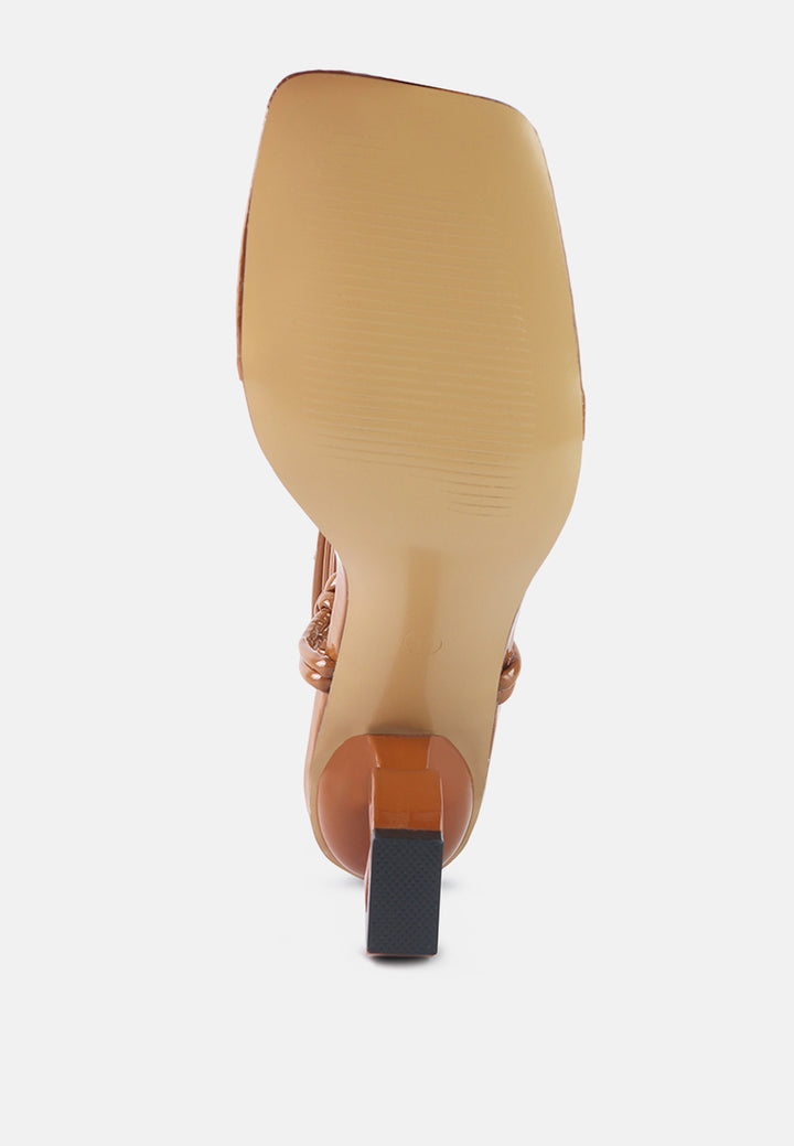 cassino thong lace up chain heel sandal#color_mocca