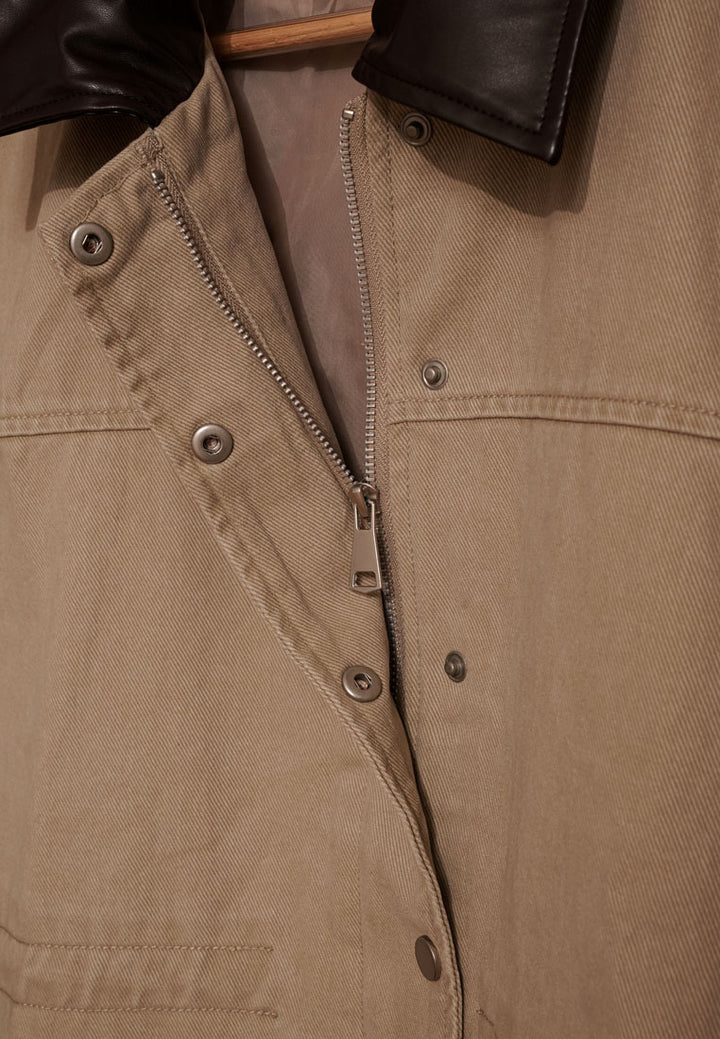 women faux leather collared denim jacket#color_beige