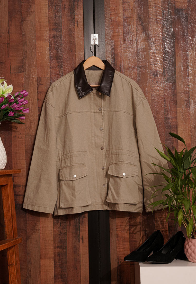 women faux leather collared denim jacket#color_beige