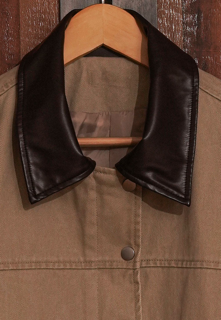 Women Utility-Style Jacket with Oversized Pockets