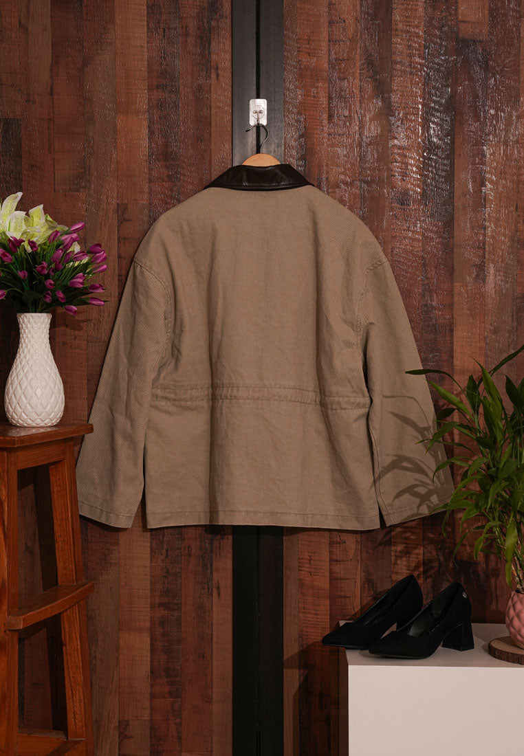 Women Utility-Style Jacket with Oversized Pockets