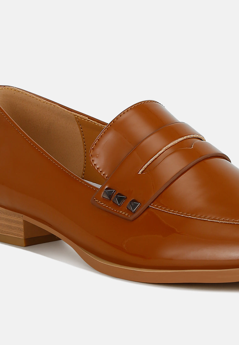 women patent pleather penny loafers#color_tan