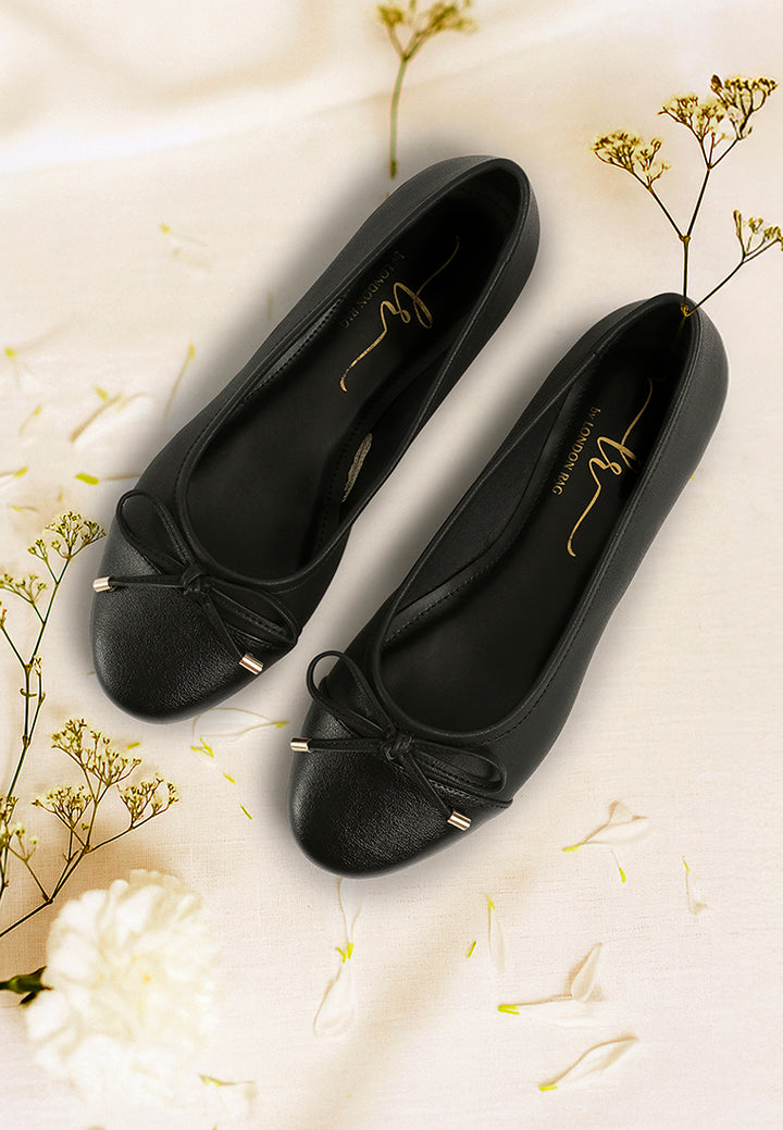 women two tone ballet flats#color_black
