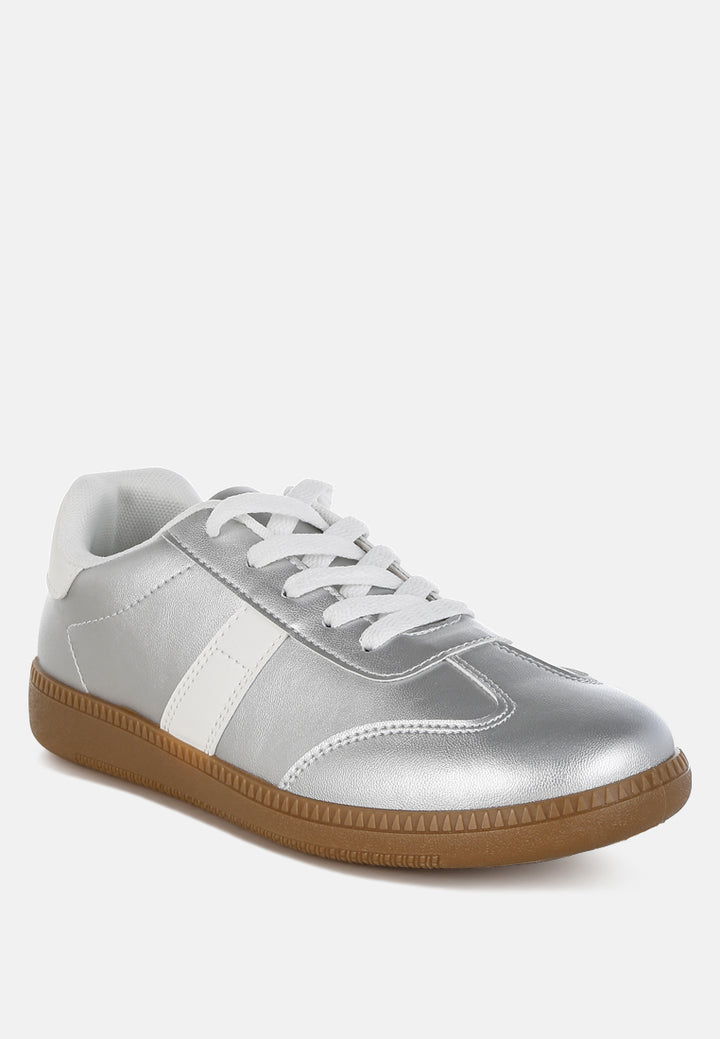 women classic lace-up flatform sneaker#color_silver