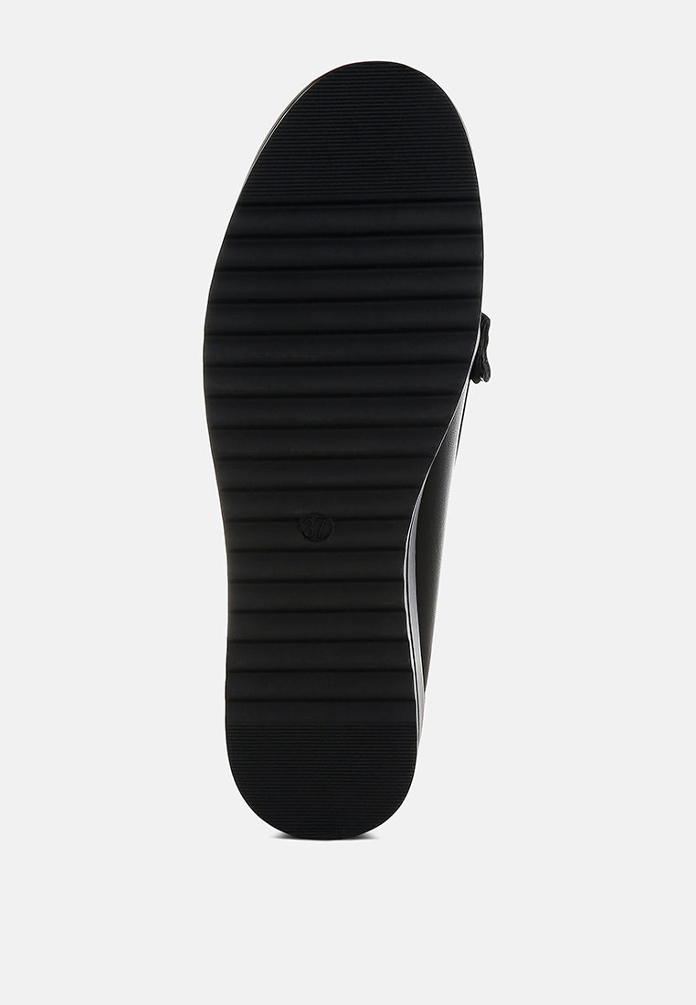 women fringed nubuck loafers#color_black