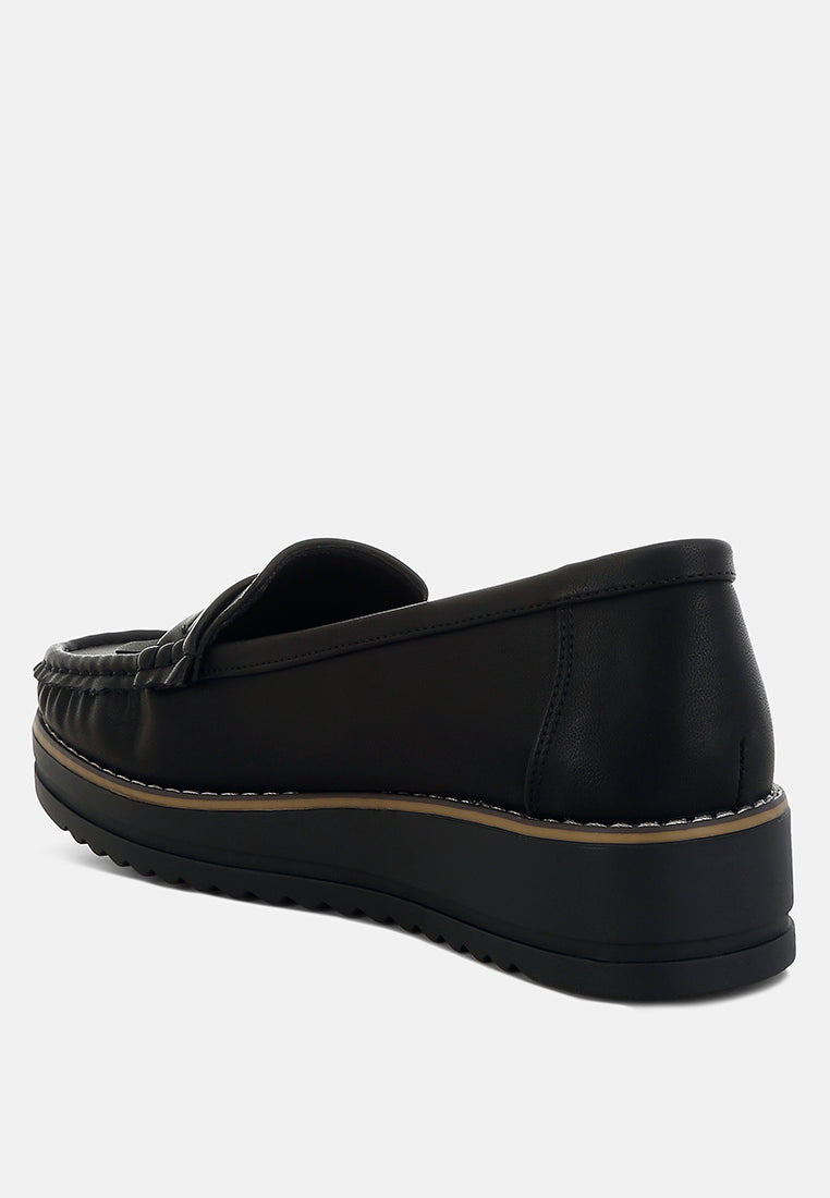 women fringed nubuck loafers#color_black