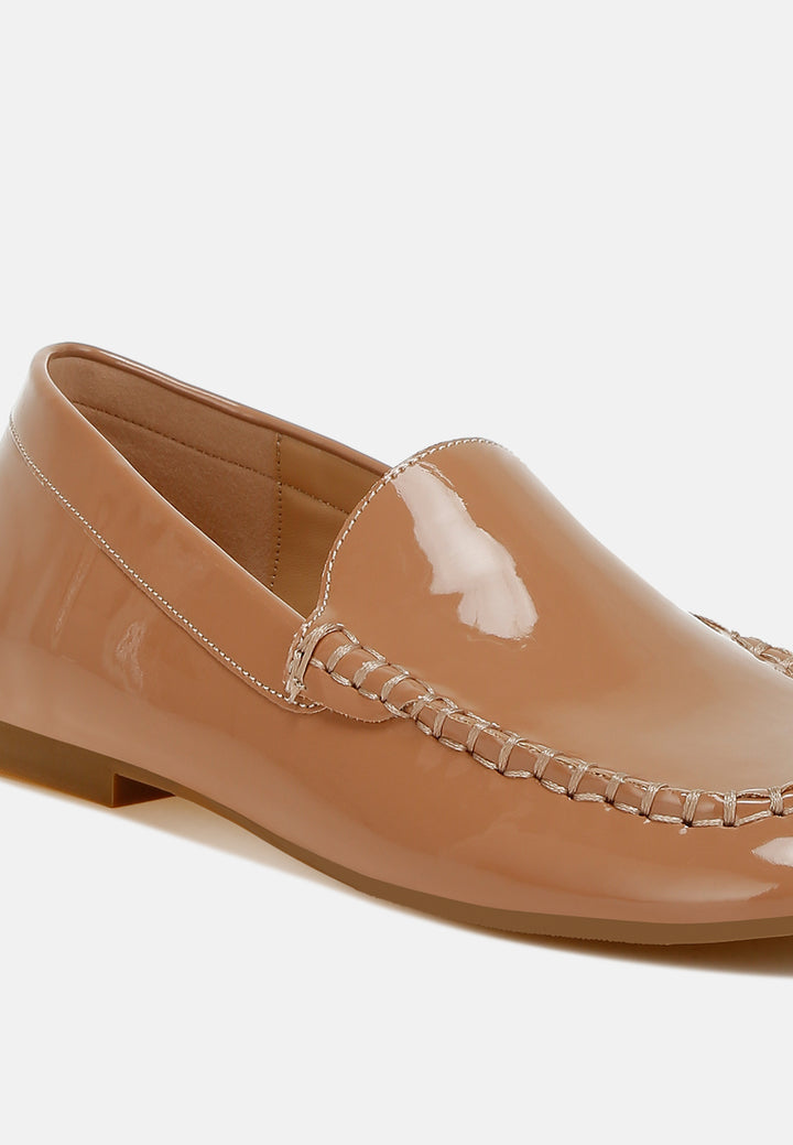 women metallic pleather loafers#color_beige