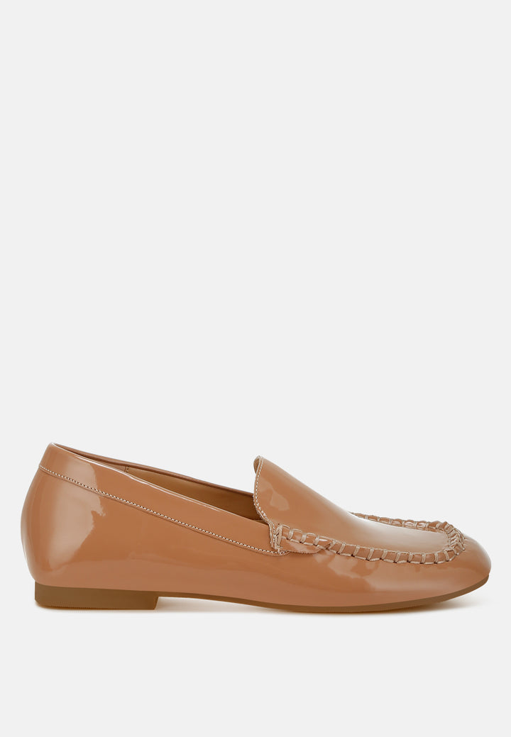 women metallic pleather loafers#color_beige