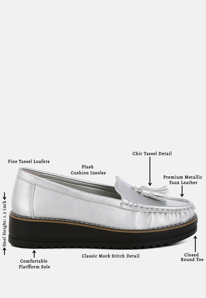 Women Metallic Tassel Detail Loafers
