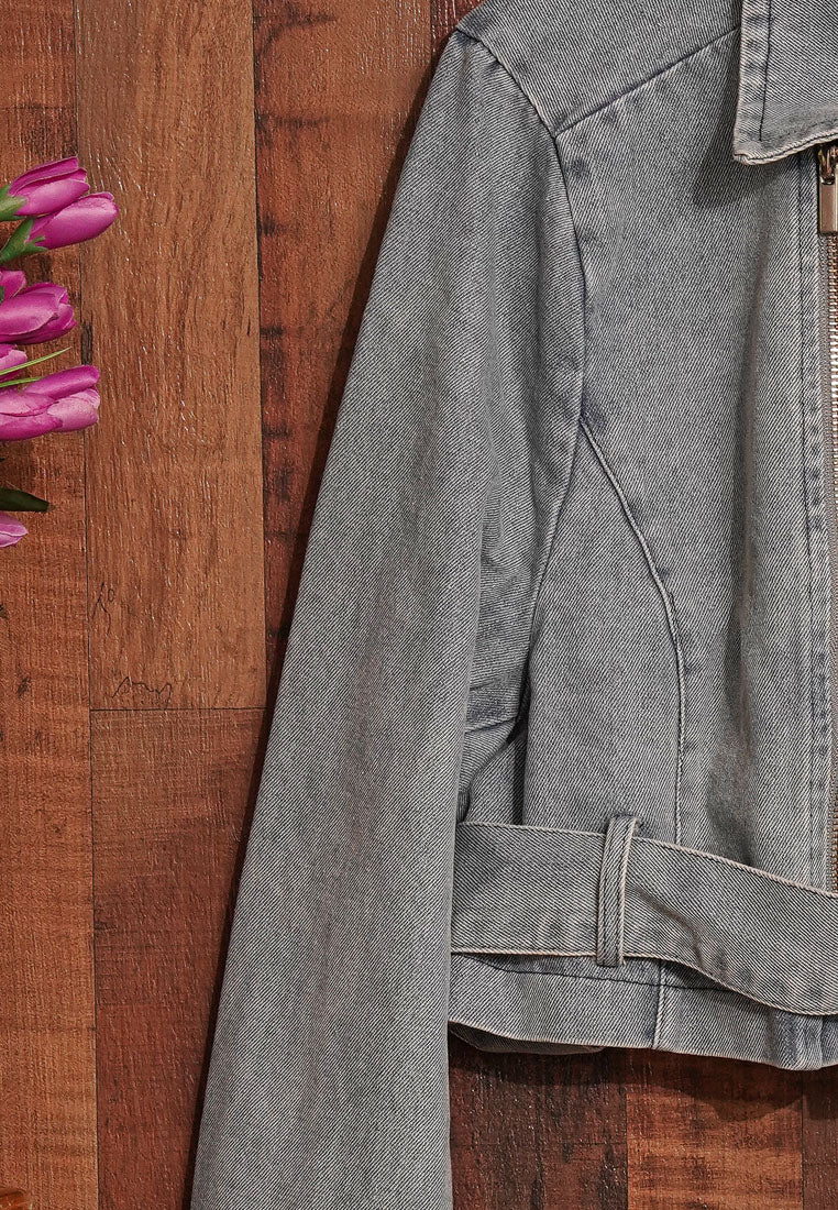 women cropped front zip denim jacket#color_light-blue