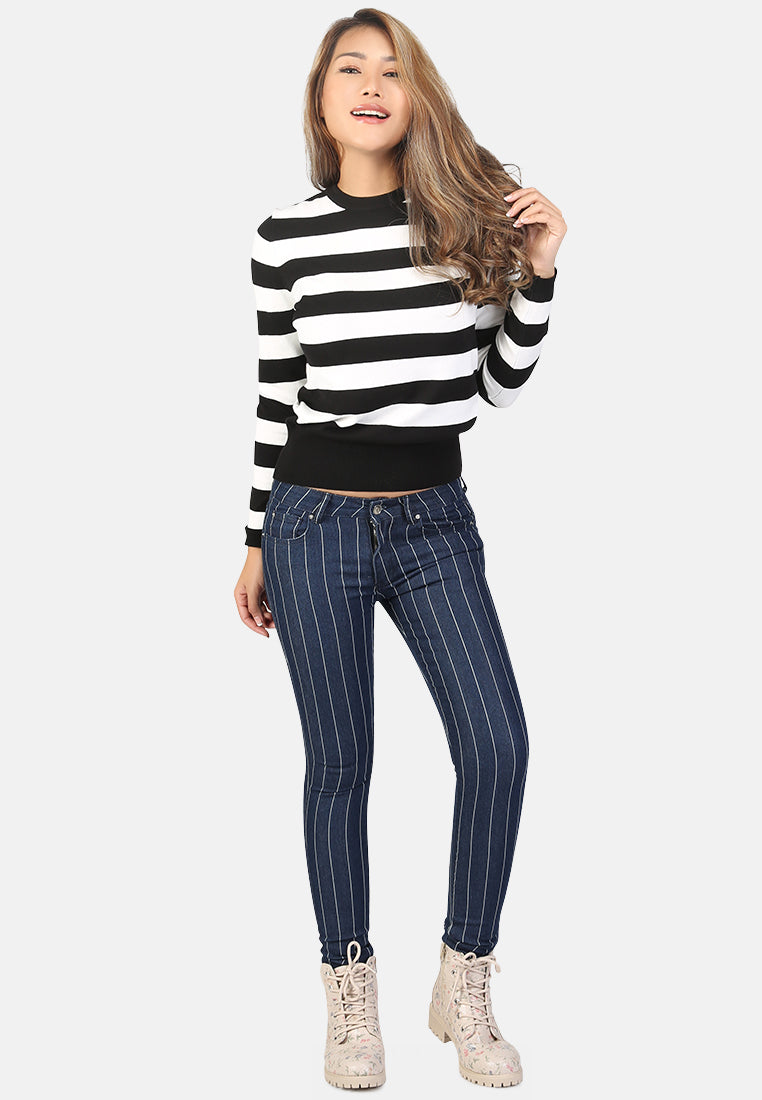 #color_off-white-black