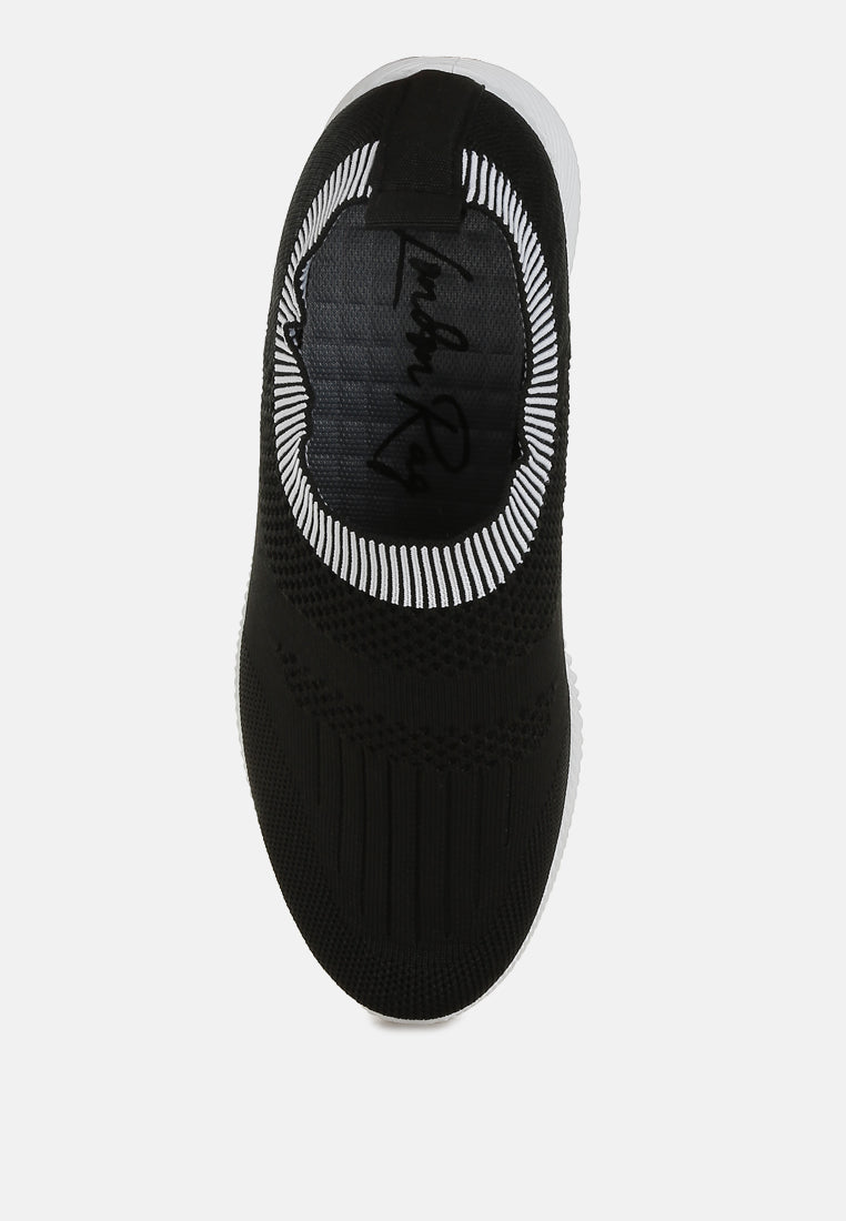 women flyknit walking sneakers#color_black