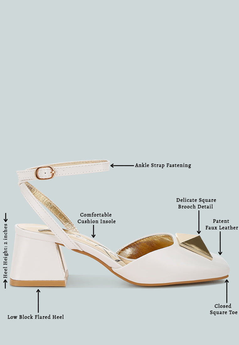 women brooch detail ankle strap sandals#color_off-white