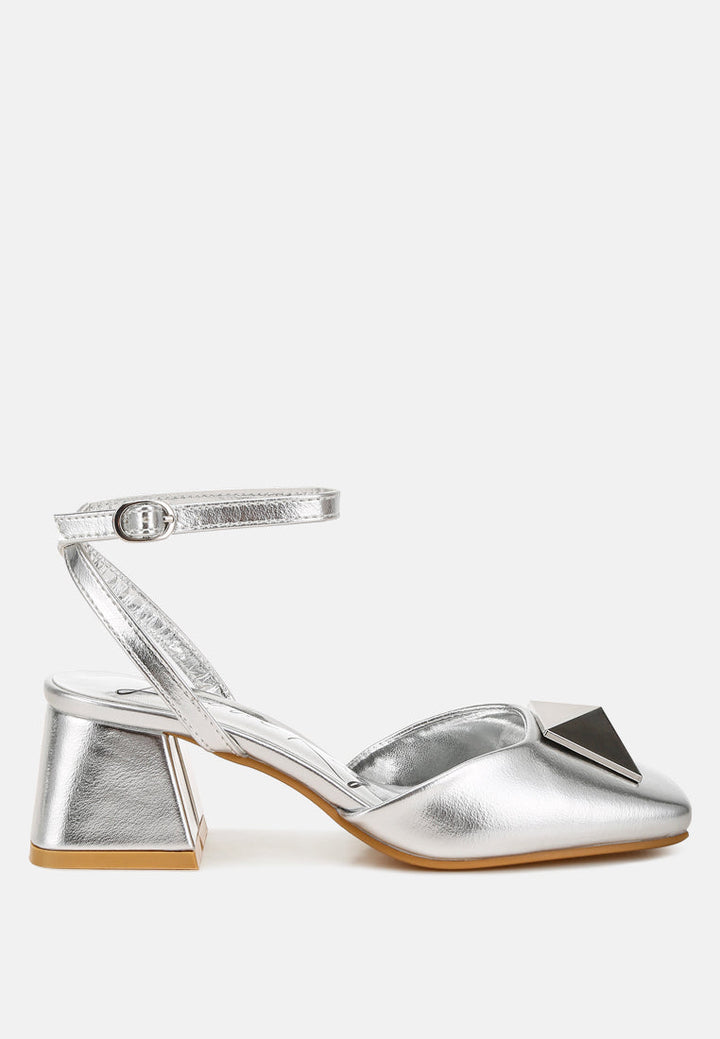 women brooch detail ankle strap sandals#color_silver