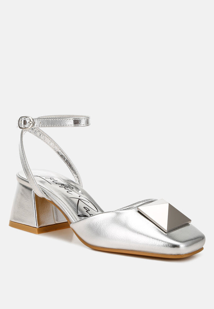 women brooch detail ankle strap sandals#color_silver