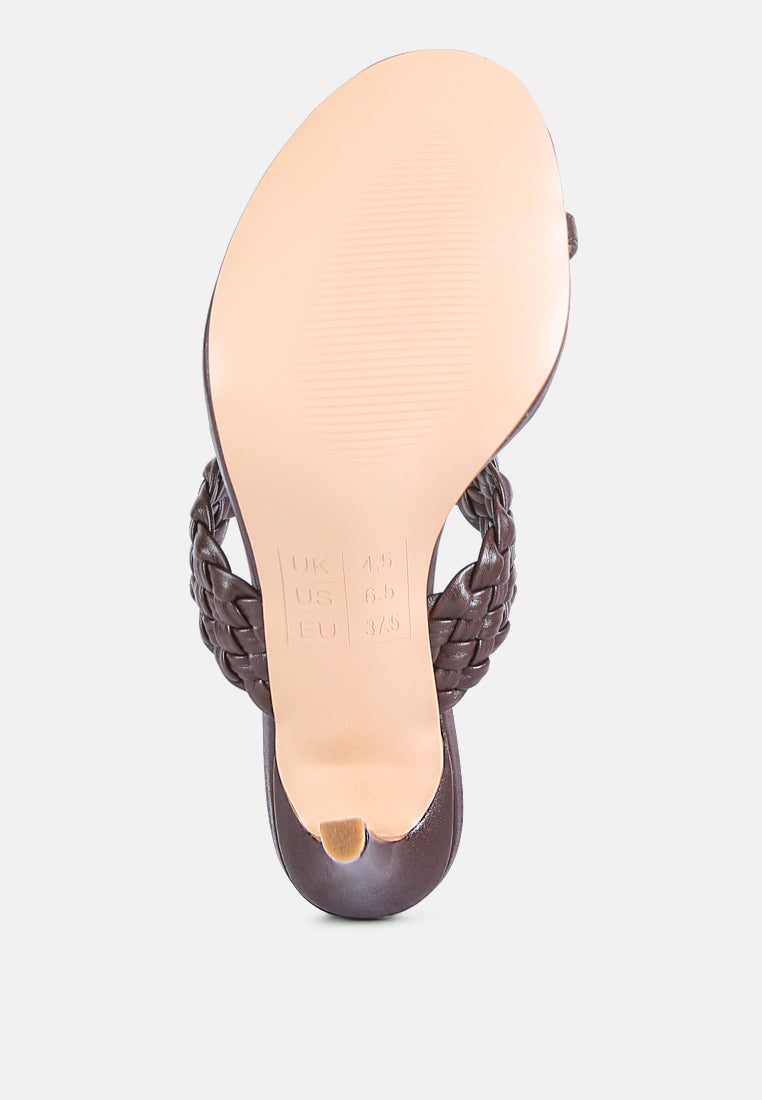 women woven strap toe ring sandals#color_espresso