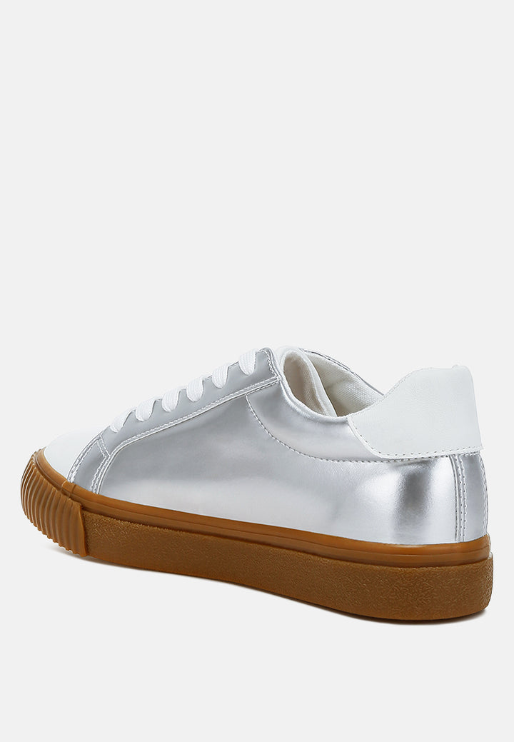 Women Metallic Faux Leather Star Sneakers#color_silver