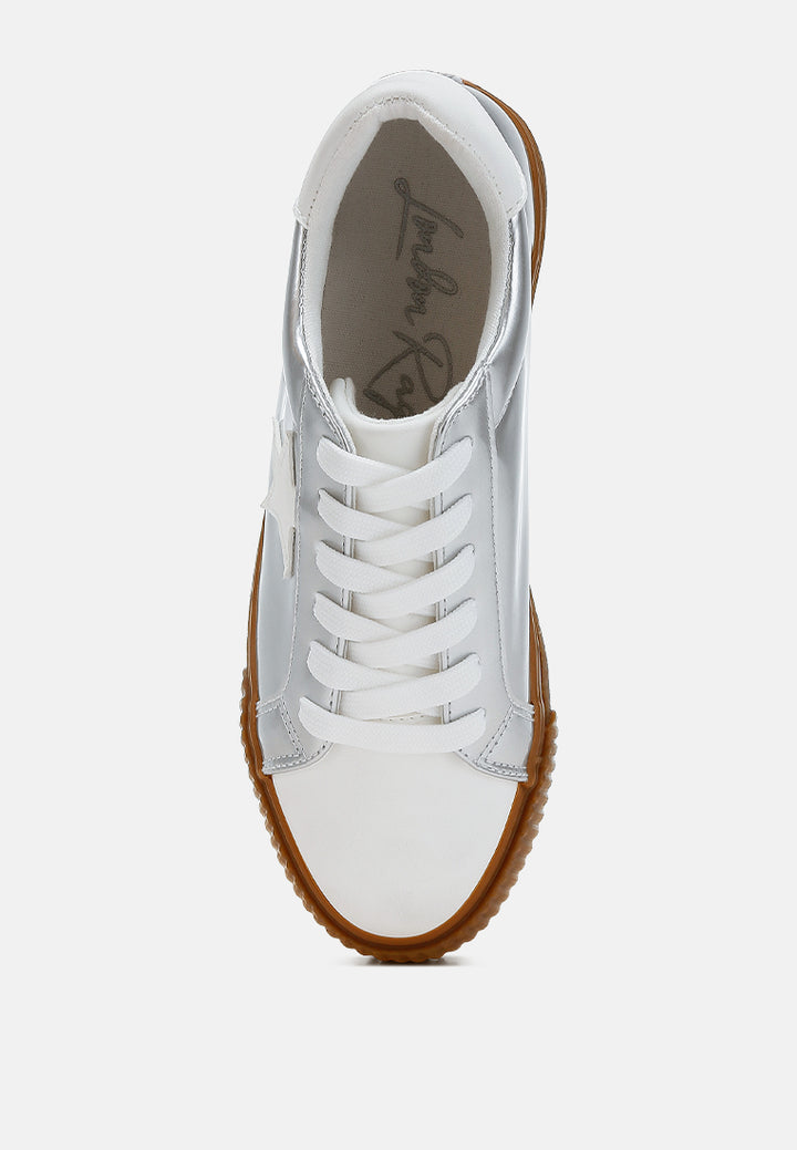 Women Metallic Faux Leather Star Sneakers#color_silver