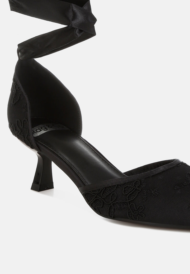 women lace kitten heel sandals#color_black