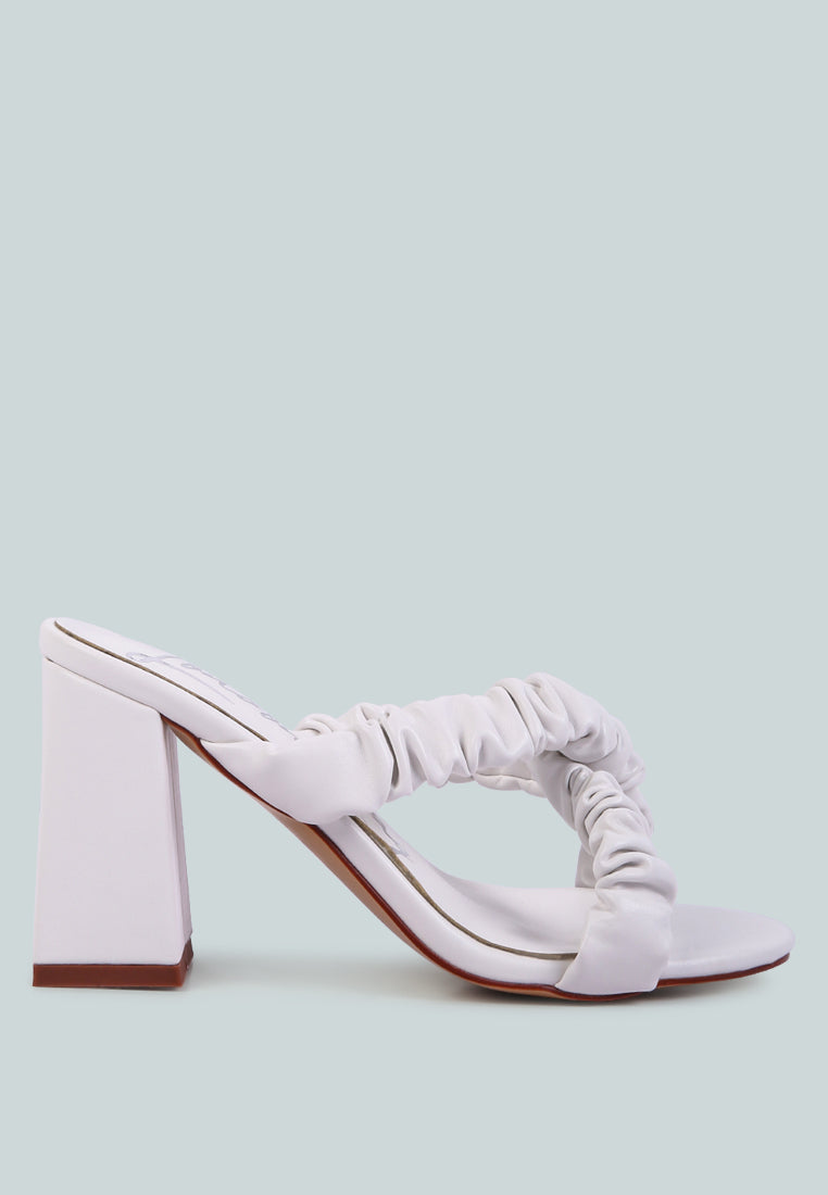 #color_off-white