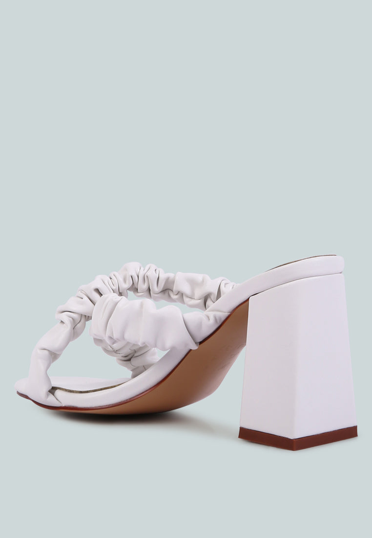 #color_off-white
