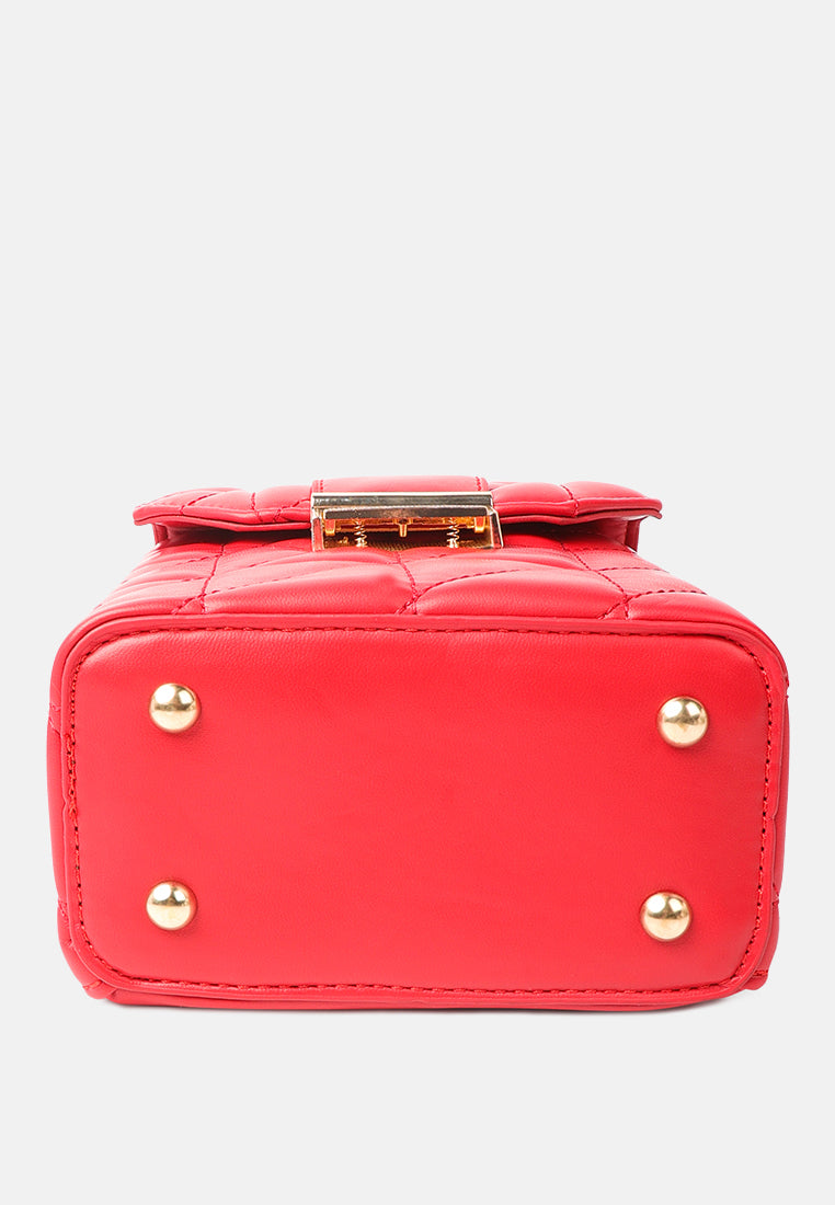 quilted faux leather bucket handbag#color_red
