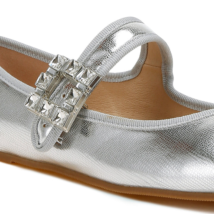 brooch mary jane sandals
#color_silver