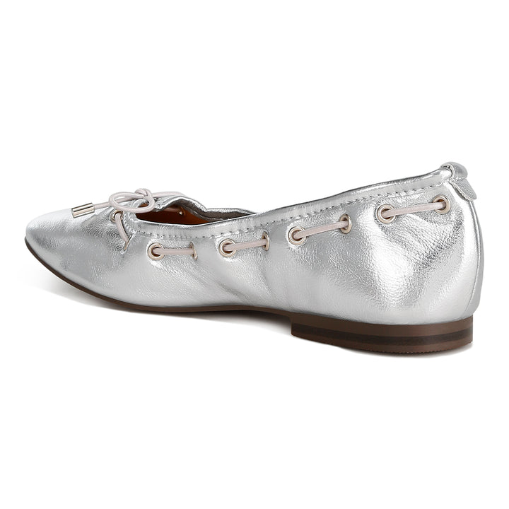 metallic eyelet detail bow ballerinas
#color_silver