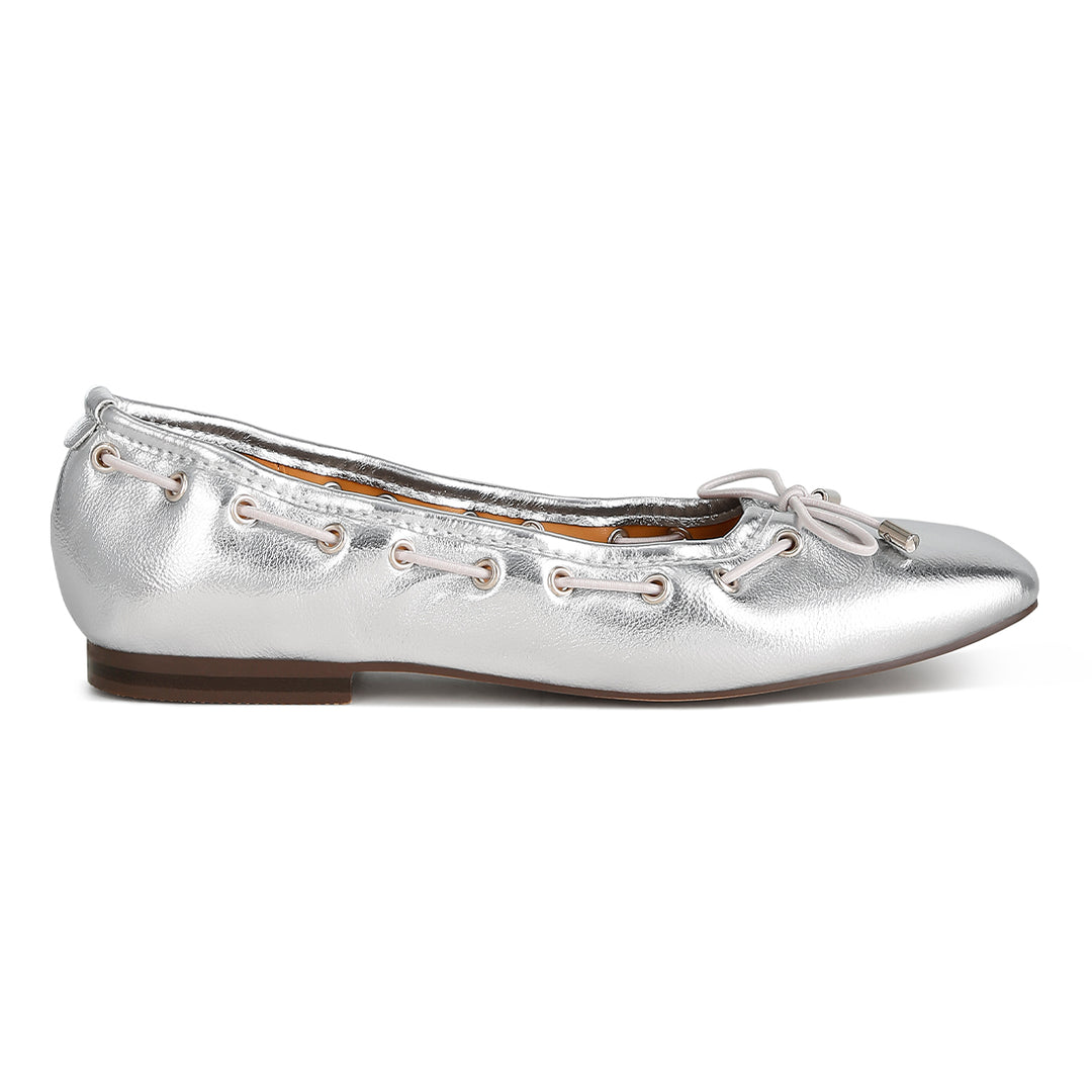 metallic eyelet detail bow ballerinas
#color_silver