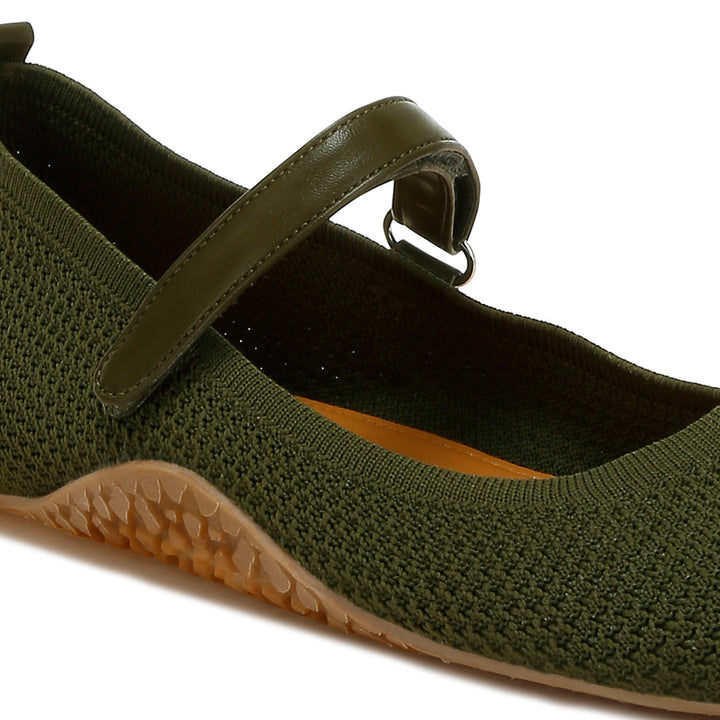 velcro strap mary jane sandals
#color_khaki