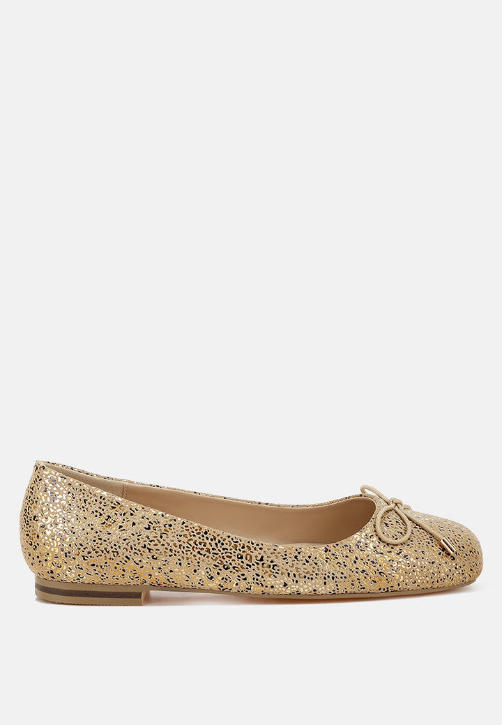 women bow detail embossed suede ballerinas#color_gold