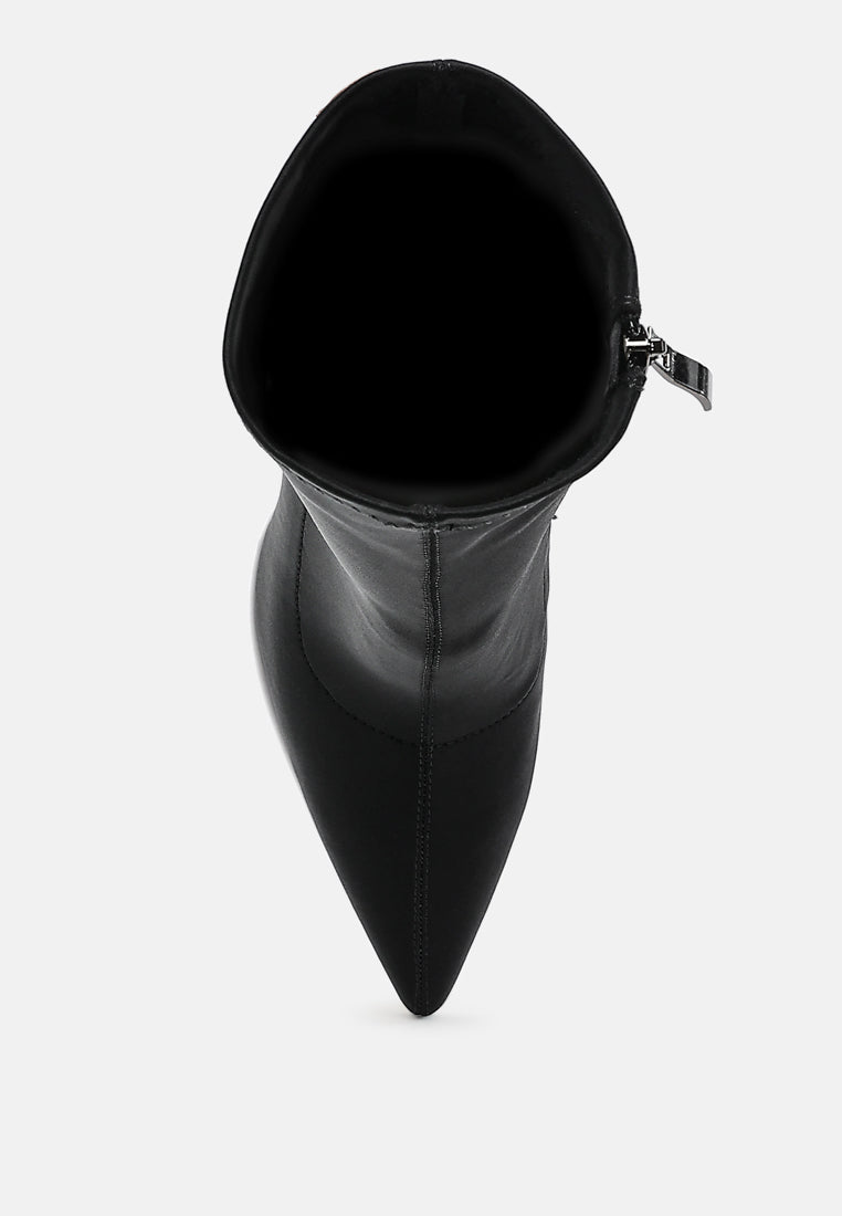 women contrasting platform detail sock boots#color_black-white