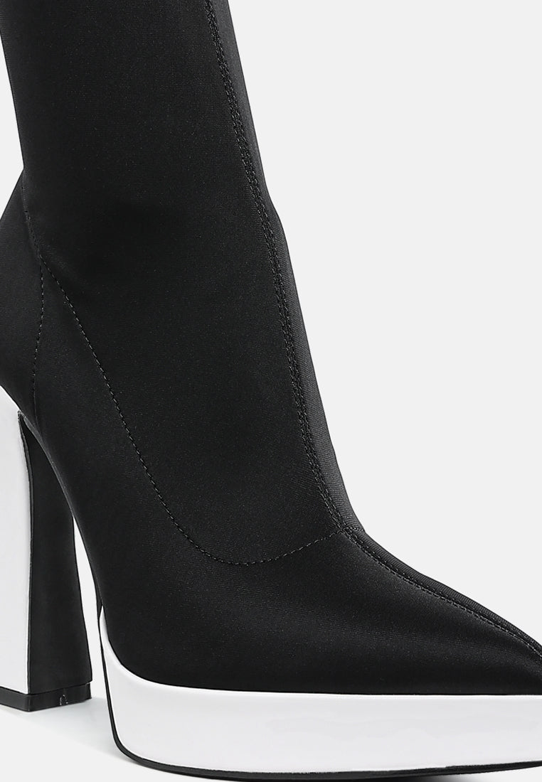 women contrasting platform detail sock boots#color_black-white