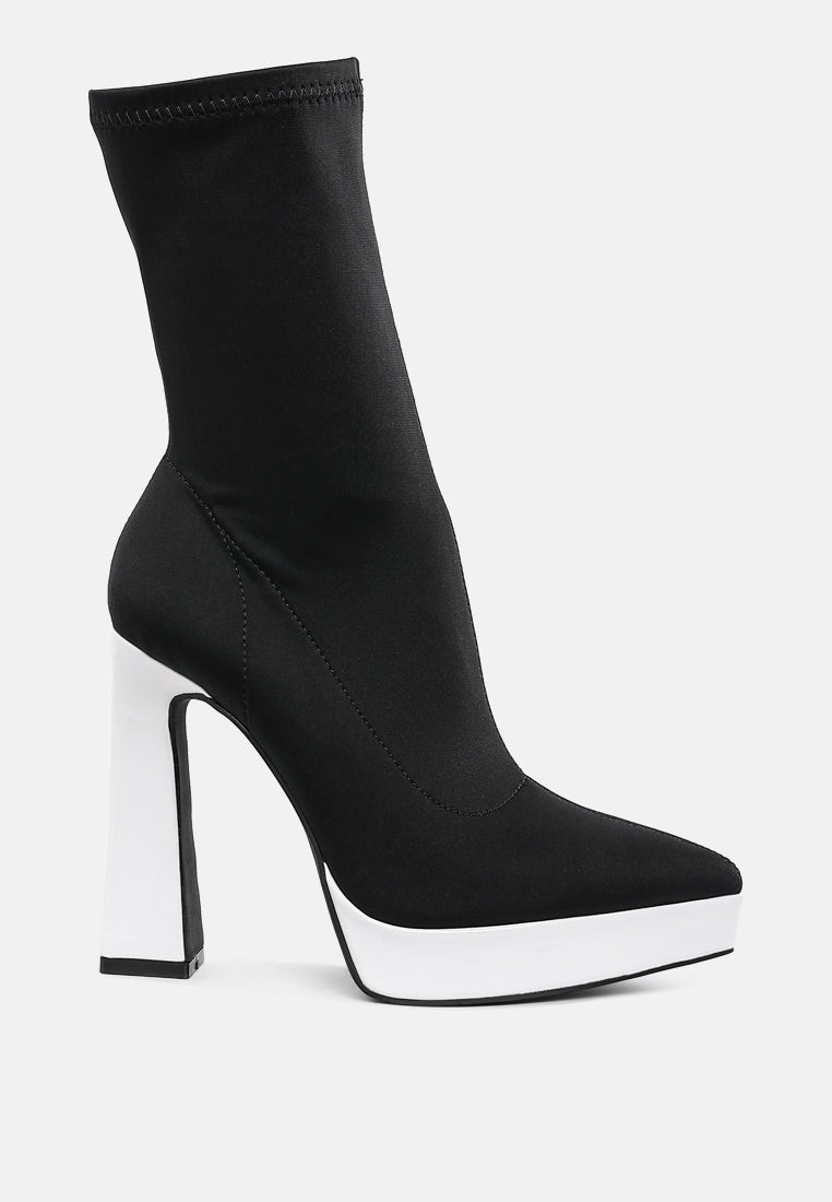 women contrasting platform detail sock boots#color_black-white